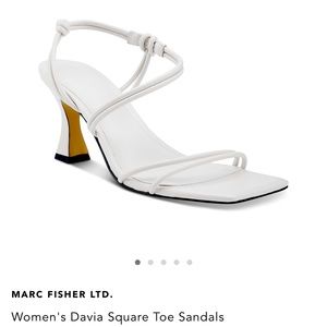 Marc Fisher’s davia sandals in white 🤍
